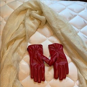 Scarf, gloves